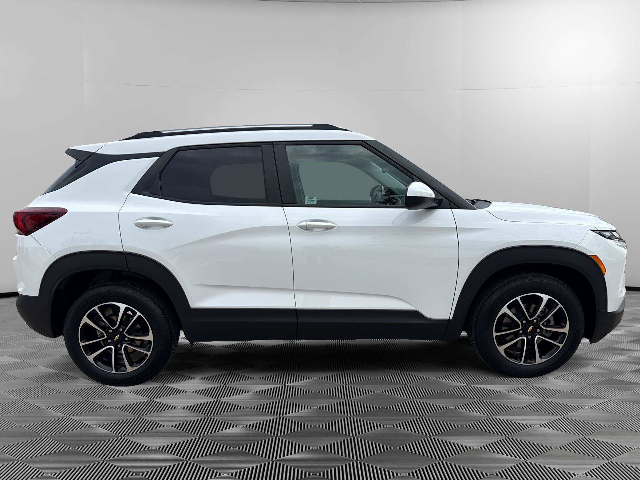 New 2026 Chevrolet TrailBlazer LT FWD image 5