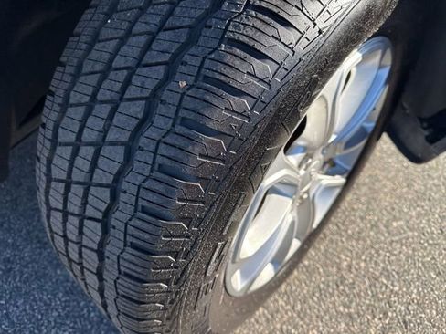 Used 2022 Jeep Grand Cherokee Laredo X image 8