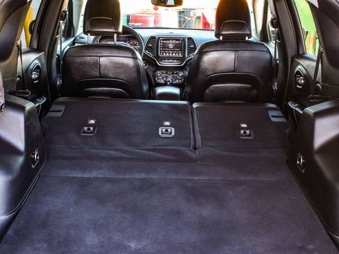 Used 2021 Jeep Cherokee Latitude Lux w/ Comfort/Convenience Group image 44