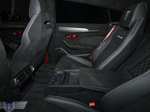 Used 2023 Lamborghini Urus Performante image 24