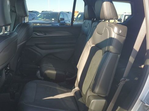 New 2025 Jeep Grand Cherokee L Altitude image 16