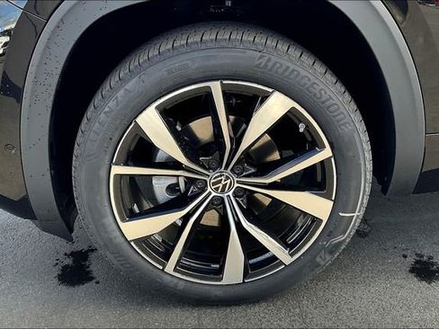 New 2025 Volkswagen Atlas SEL Premium R-Line image 13