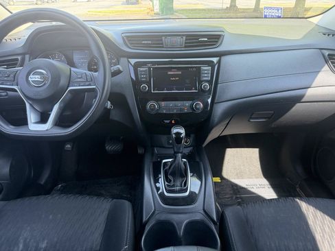 Used 2018 Nissan Rogue S FWD image 23