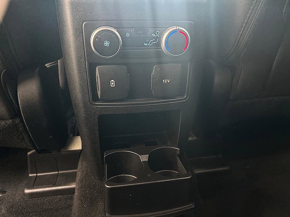 Used 2022 Ford Explorer XLT AWD/4WD image 26