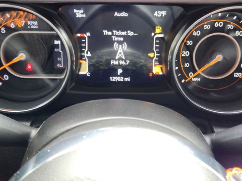 Used 2023 Jeep Gladiator Mojave image 16