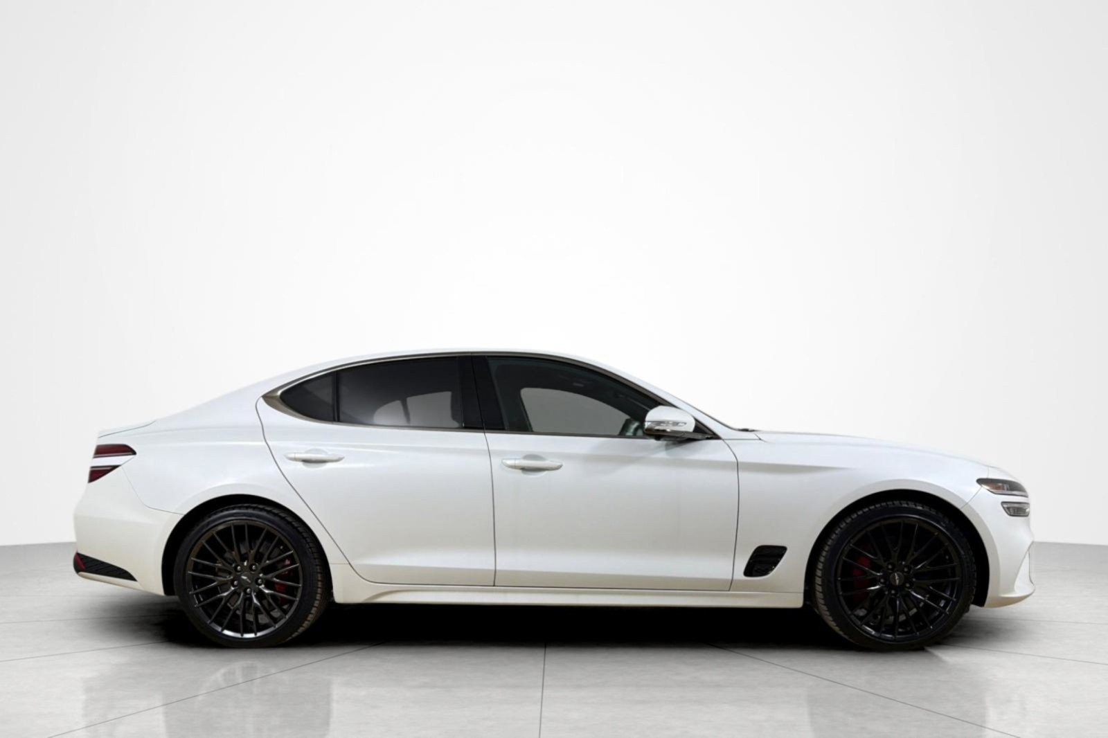 Used 2022 Genesis G70 3.3T Launch Edition AWD/4WD image 6