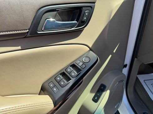 Used 2016 GMC Yukon SLT w/ Open Road Package image 18