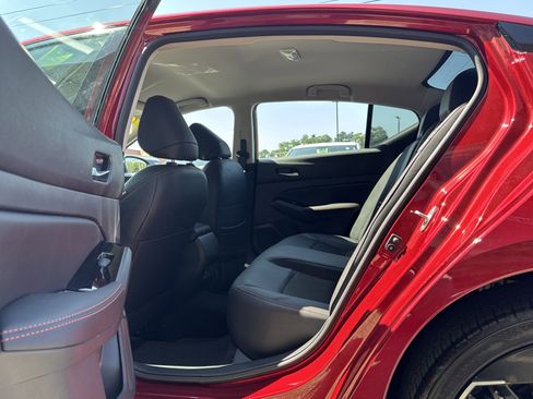 Used 2023 Nissan Altima 2.5 SR image 10