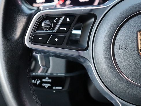 Used 2022 Porsche Cayenne Platinum Edition image 14