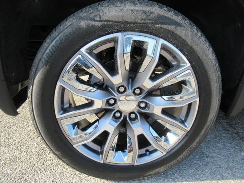 Used 2025 GMC Sierra 1500 Denali w/ Denali Reserve Package AWD/4WD image 8