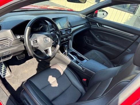 Used 2019 Honda Accord Sport image 4