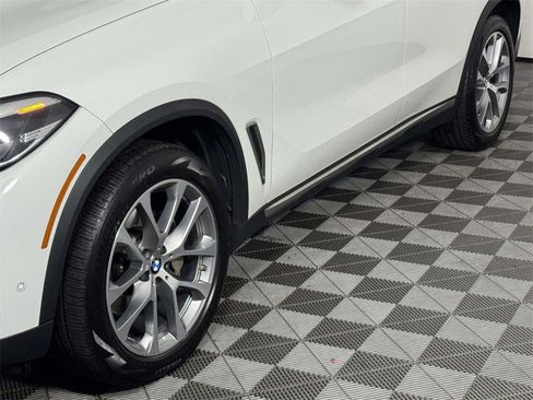 Used 2023 BMW X5 xDrive40i w/ Premium Package image 13