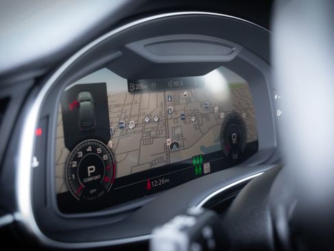 Certified 2025 Audi Q7 2.0T Premium w/ Convenience Plus Package image 12