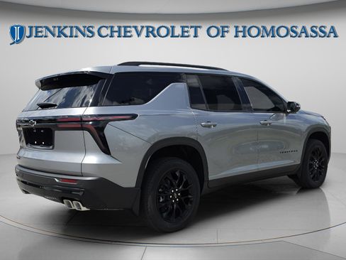 New 2026 Chevrolet Traverse LT FWD image 3