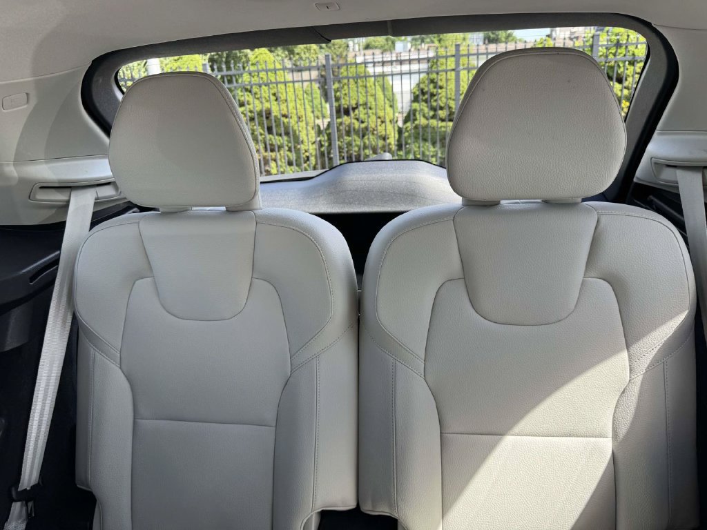 Certified 2024 Volvo XC90 T8 Plus w/ Protection Package Premier AWD/4WD image 10