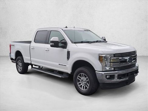 Used 2019 Ford F250 Lariat w/ Lariat Value Package AWD/4WD image 3