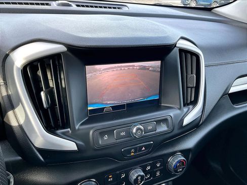 Used 2022 GMC Terrain SLE w/ Driver Convenience Package image 18