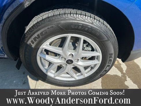 Used 2023 Ford Edge SEL image 7