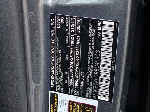 Used 2024 Mercedes-Benz GLS 450 4MATIC w/ AMG Line Exterior image 24