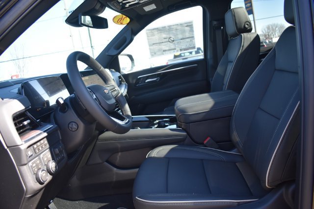 New 2026 Chevrolet Suburban Premier w/ Sun And Tow Package AWD/4WD image 32