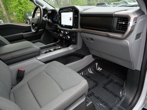 Used 2025 Ford F150 XLT w/ Equipment Group 302A MID AWD/4WD image 8