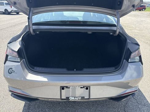 Used 2022 Hyundai Elantra Limited image 21