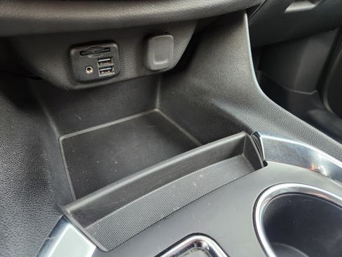 Used 2021 Chevrolet Traverse RS image 7