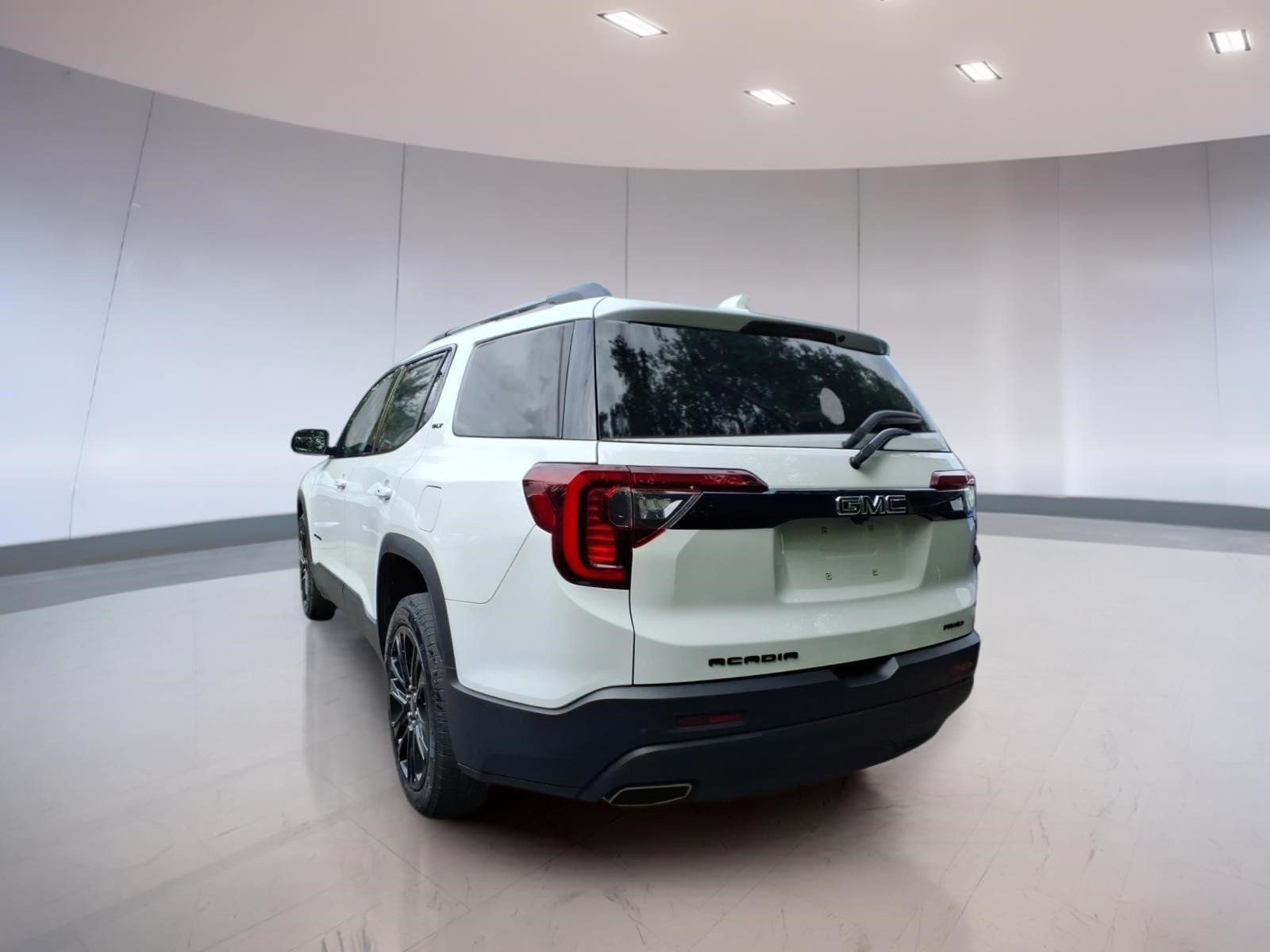 Used 2023 GMC Acadia SLT w/ Elevation Edition AWD/4WD image 3