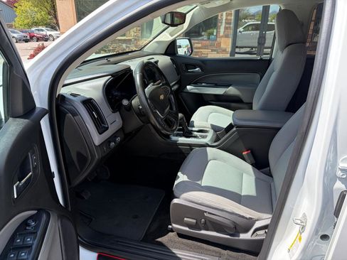 Used 2018 Chevrolet Colorado LT w/ LT Convenience Package image 4