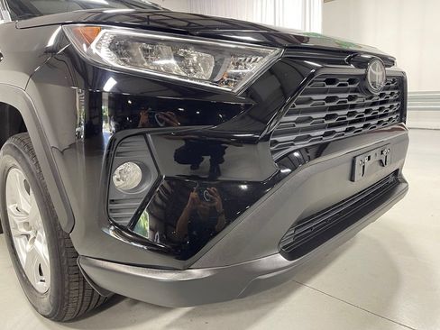 Used 2021 Toyota RAV4 XLE AWD/4WD image 11