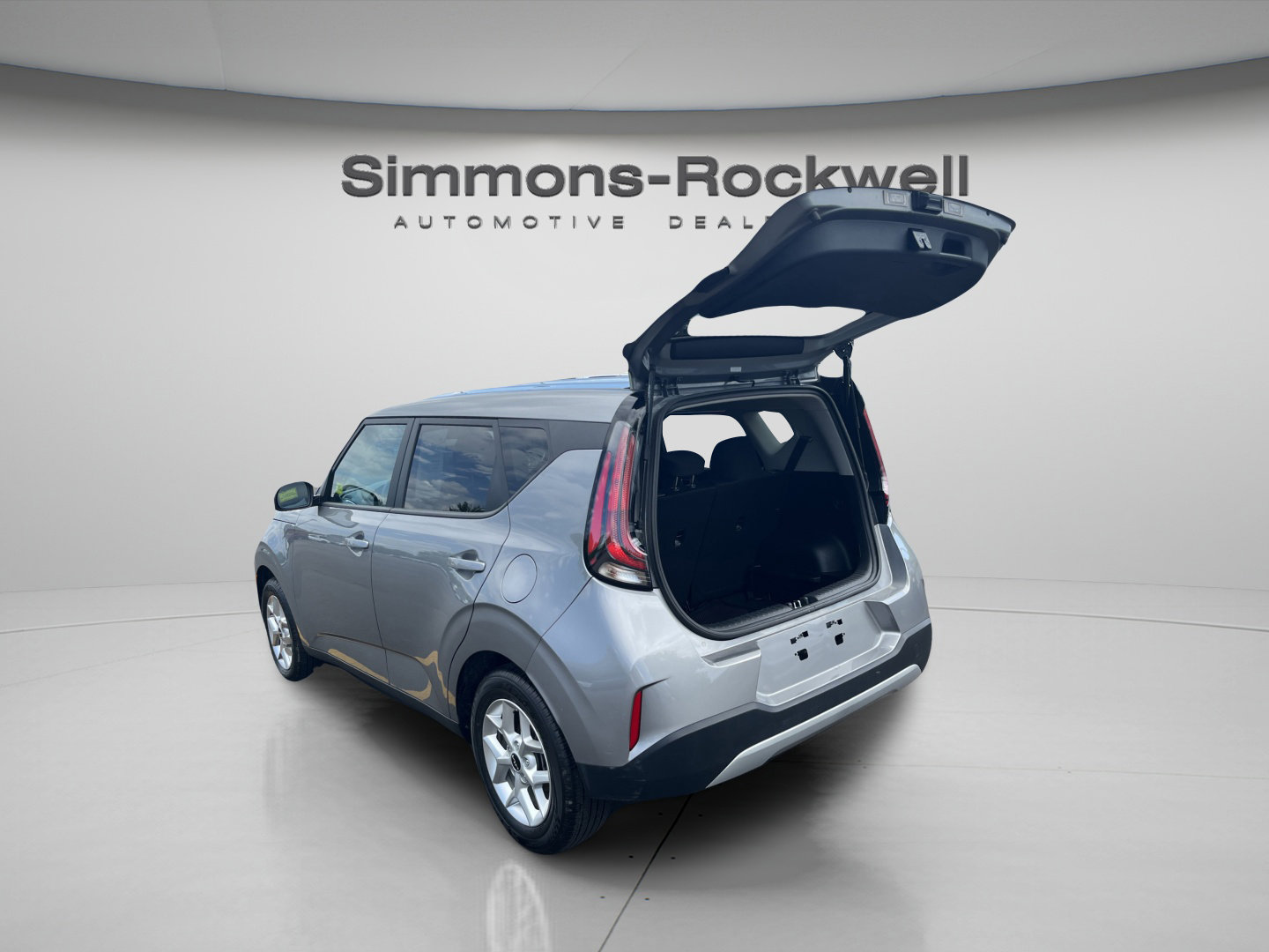 Used 2025 Kia Soul LX w/ LX Technology Package FWD image 3
