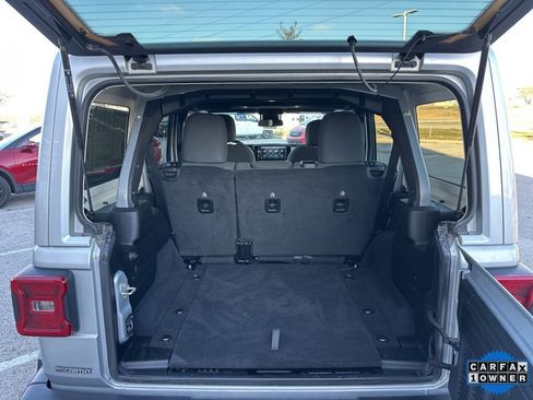 Used 2024 Jeep Wrangler Sahara image 3