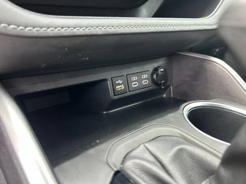 Used 2024 Toyota Highlander XLE AWD/4WD image 26