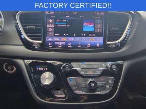 Used 2025 Chrysler Voyager LX FWD image 23