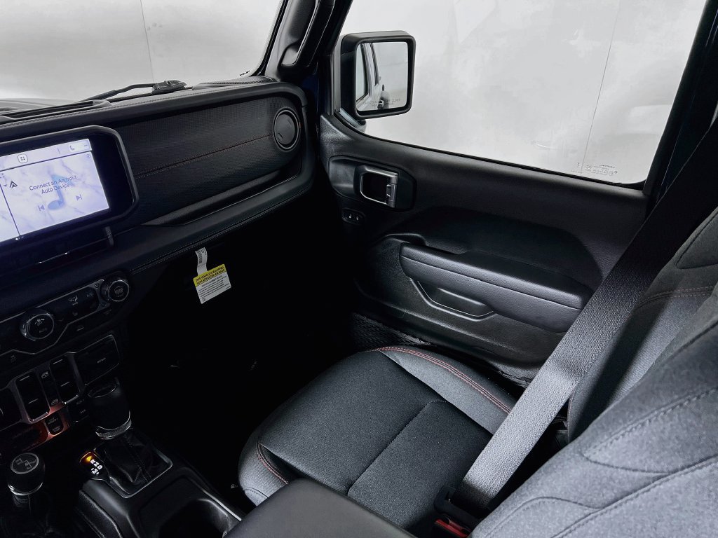 Used 2025 Jeep Gladiator Rubicon w/ Convenience Group AWD/4WD image 21
