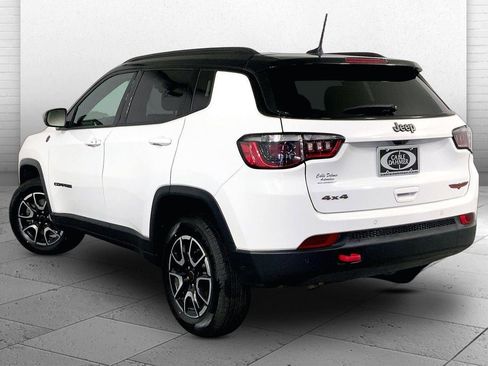 Used 2025 Jeep Compass Trailhawk AWD/4WD image 11