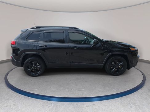Used 2018 Jeep Cherokee Limited w/ High Altitude Package FWD image 4