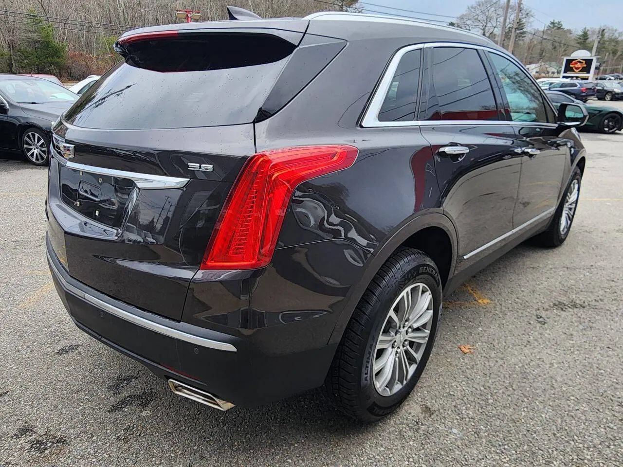 Used 2017 Cadillac XT5 Luxury w/ Driver Awareness Package AWD/4WD image 5