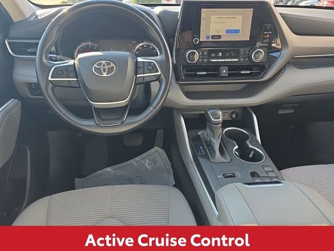 Used 2023 Toyota Highlander LE image 23