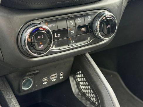 Used 2023 Chevrolet TrailBlazer LT w/ Convenience Package AWD/4WD image 16