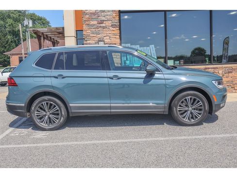 Used 2019 Volkswagen Tiguan SEL AWD/4WD image 2