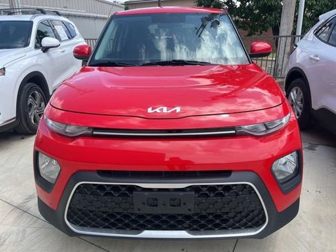 Used 2022 Kia Soul LX FWD image 3