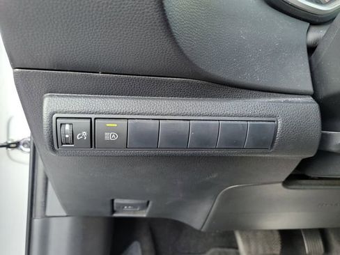 Used 2021 Toyota Corolla SE FWD image 12