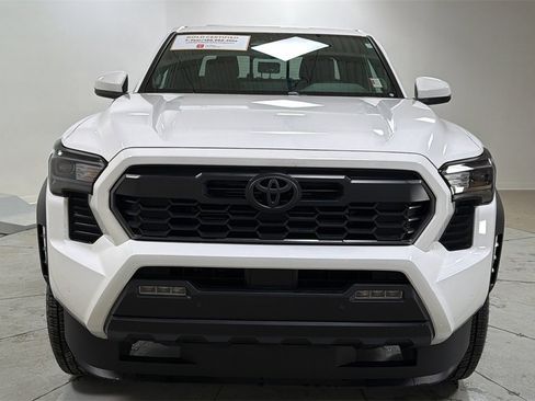 Certified 2025 Toyota Tacoma TRD Off-Road image 2