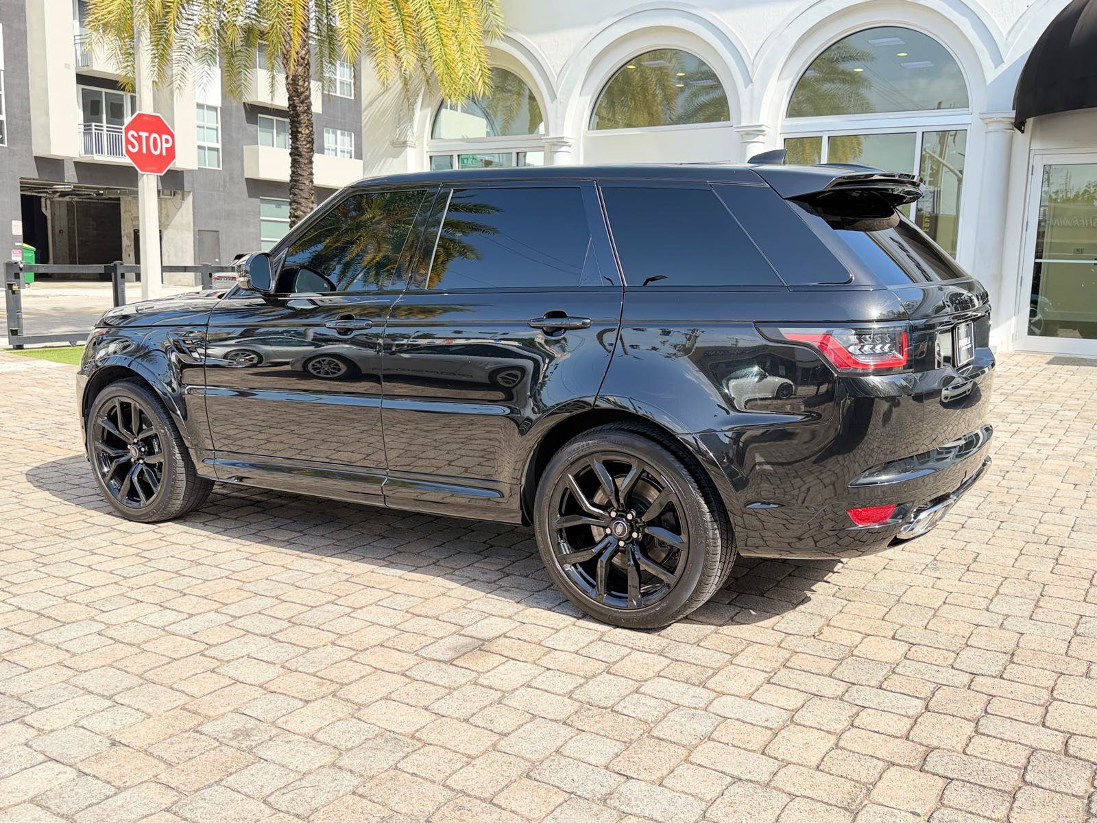 Used 2022 Land Rover Range Rover Sport SVR AWD/4WD image 12
