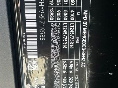 Used 2024 Mercedes-Benz Sprinter 2500 image 38