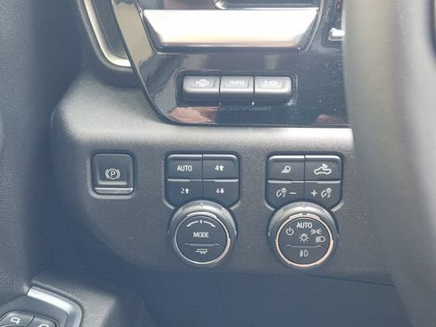 Used 2022 Chevrolet Silverado 1500 LTZ w/ LTZ Premium Texas Edition AWD/4WD image 22
