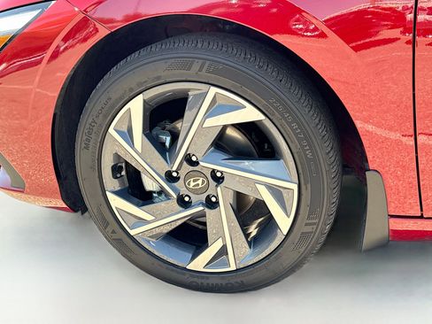 Used 2025 Hyundai Elantra Sport image 40