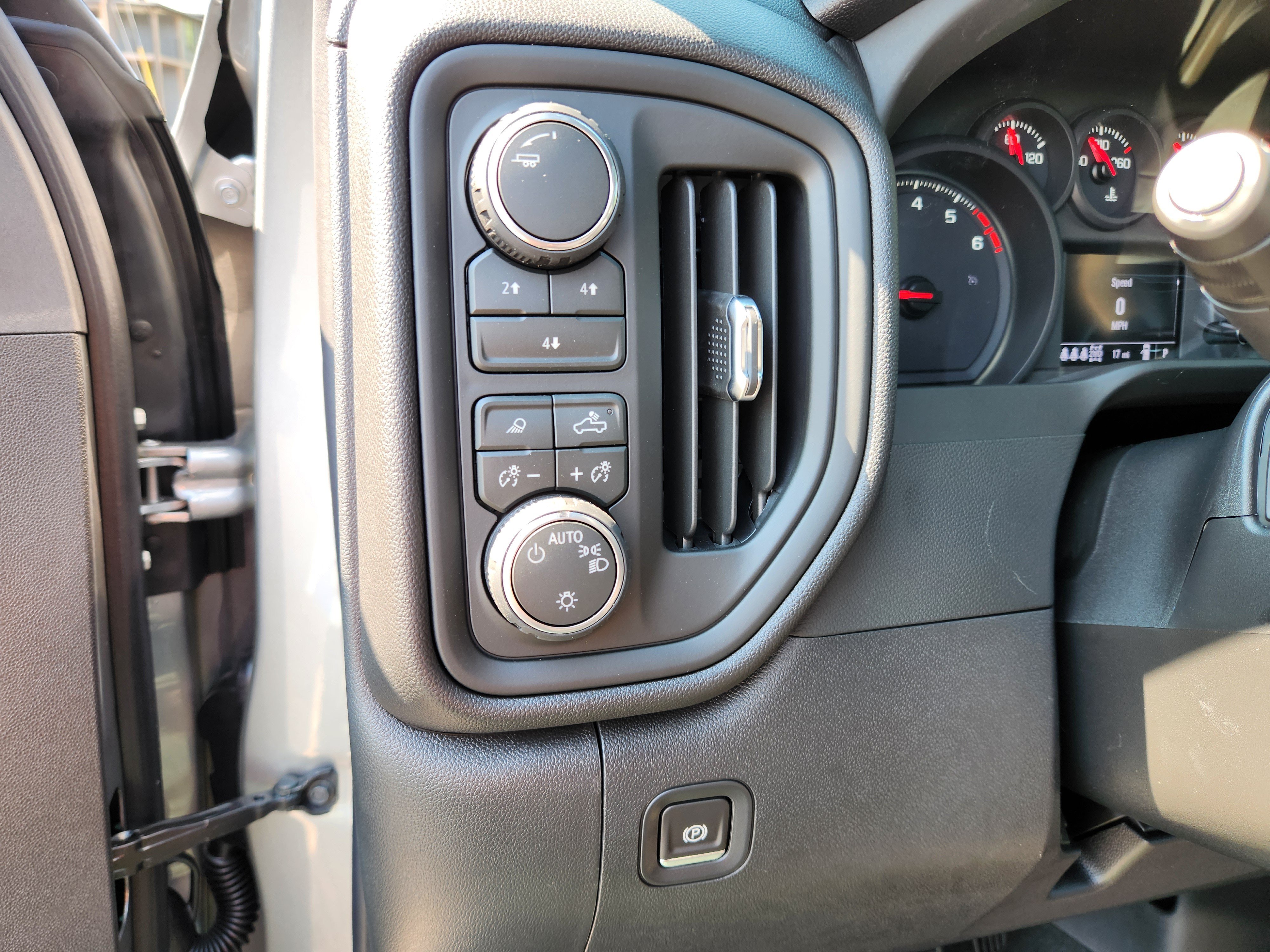 New 2026 Chevrolet Silverado 2500 Custom w/ Custom Value Package AWD/4WD image 12