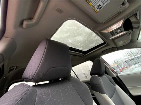 Used 2023 Toyota RAV4 XLE w/ Convenience Package FWD image 14